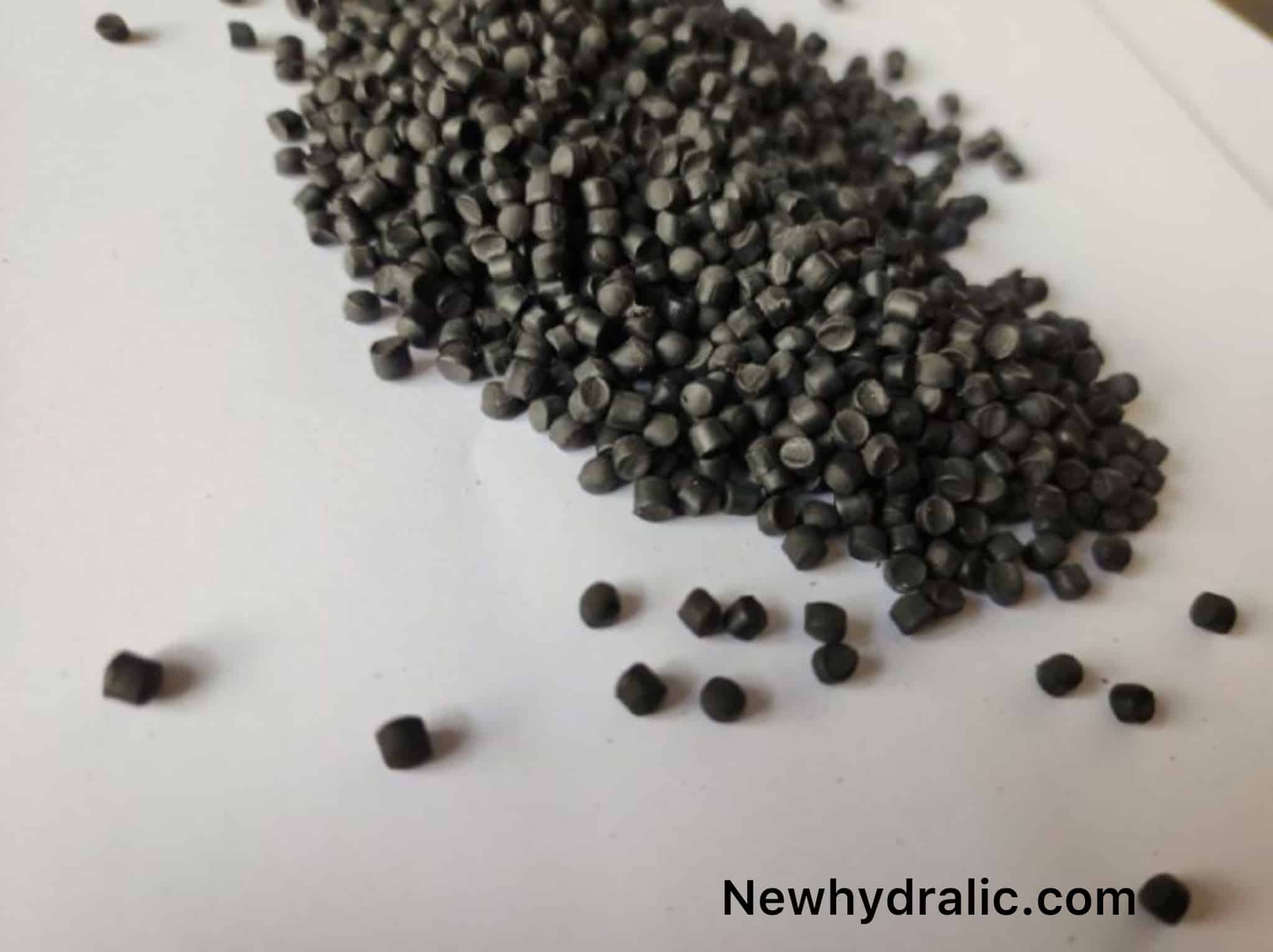 معرفی انواع جنس و مواد اولیه شیلنگ آب