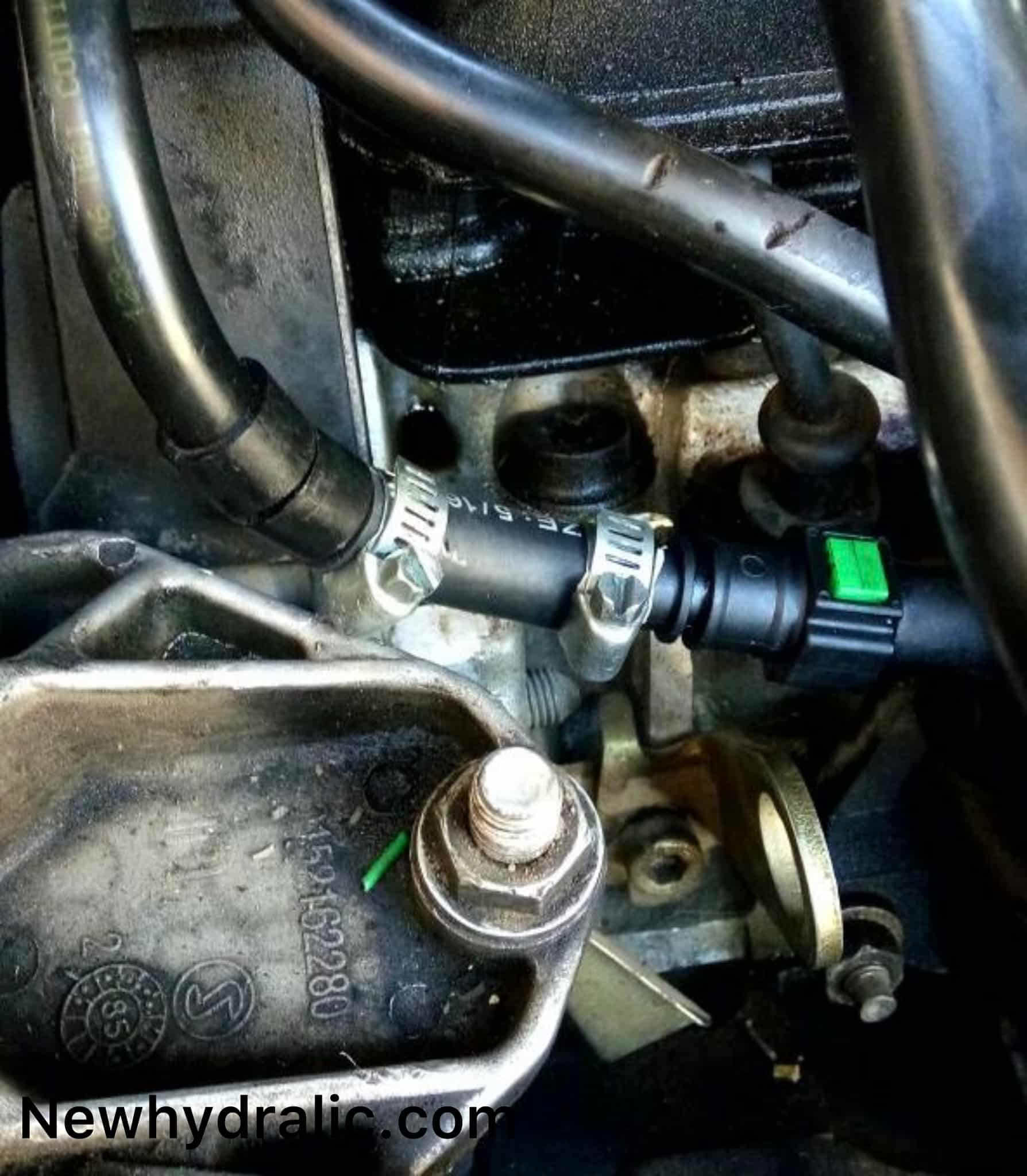 شیلنگ بنزین سمند کجاست