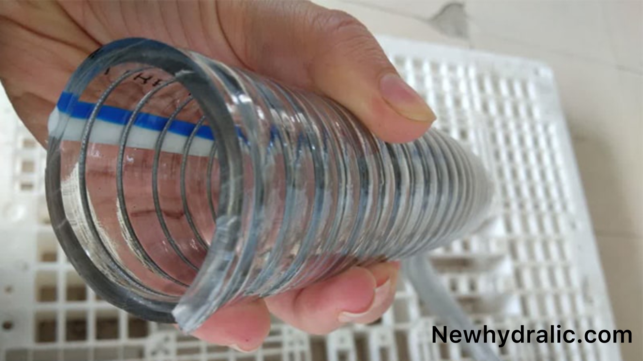 مقایسه شیلنگ فنردار با شیلنگ معمولی